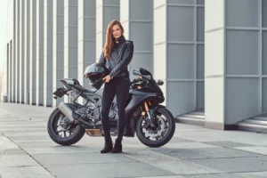 beautiful-biker-girl-wearing-black-leather-jacket
